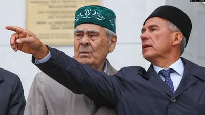 Минтимер Шаймиев и Рустам Минниханов (справа)