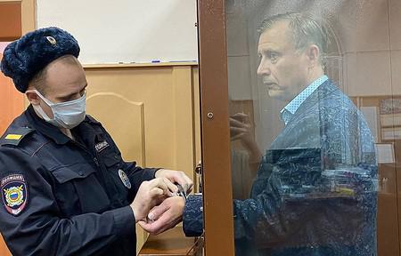 Владислав Левчугов (справа)